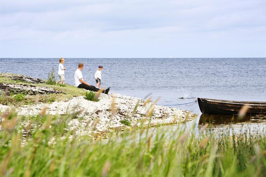 Oestra Flygeln Bunge Vandrarhem Faroesund Exterior photo